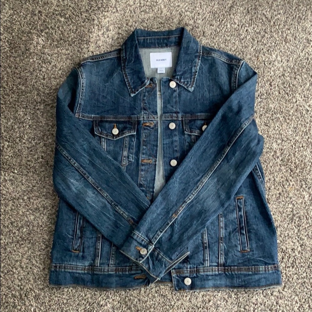 Women’s Old navy jean jacket ( L )